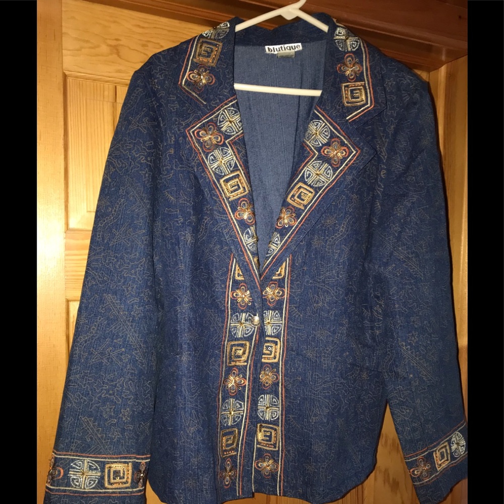 Ladies embellished denim jacket 1X blutique